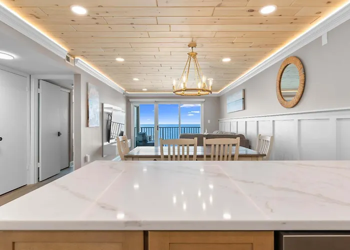 Holiday home Spectacular Oceanfront Escape - Unit 704 *